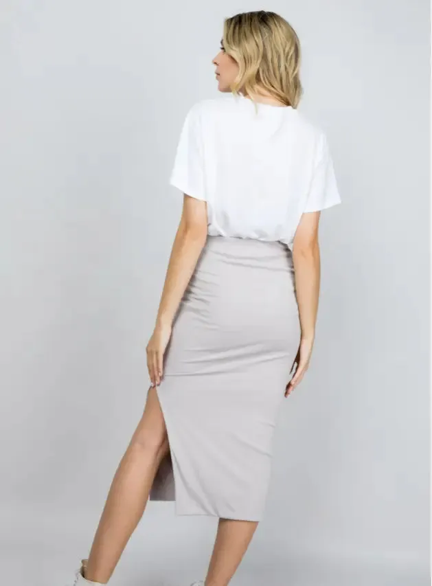 Illa Illa Side Slit Midi Skirt – Chic, Versatile & Effortlessly Stylish