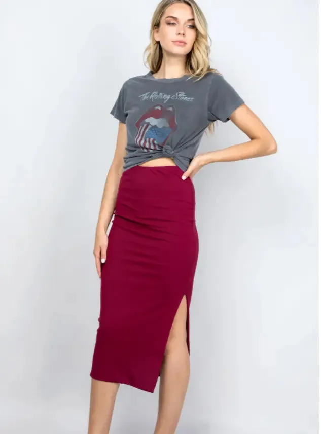 Illa Illa Side Slit Midi Skirt – Chic, Versatile & Effortlessly Stylish