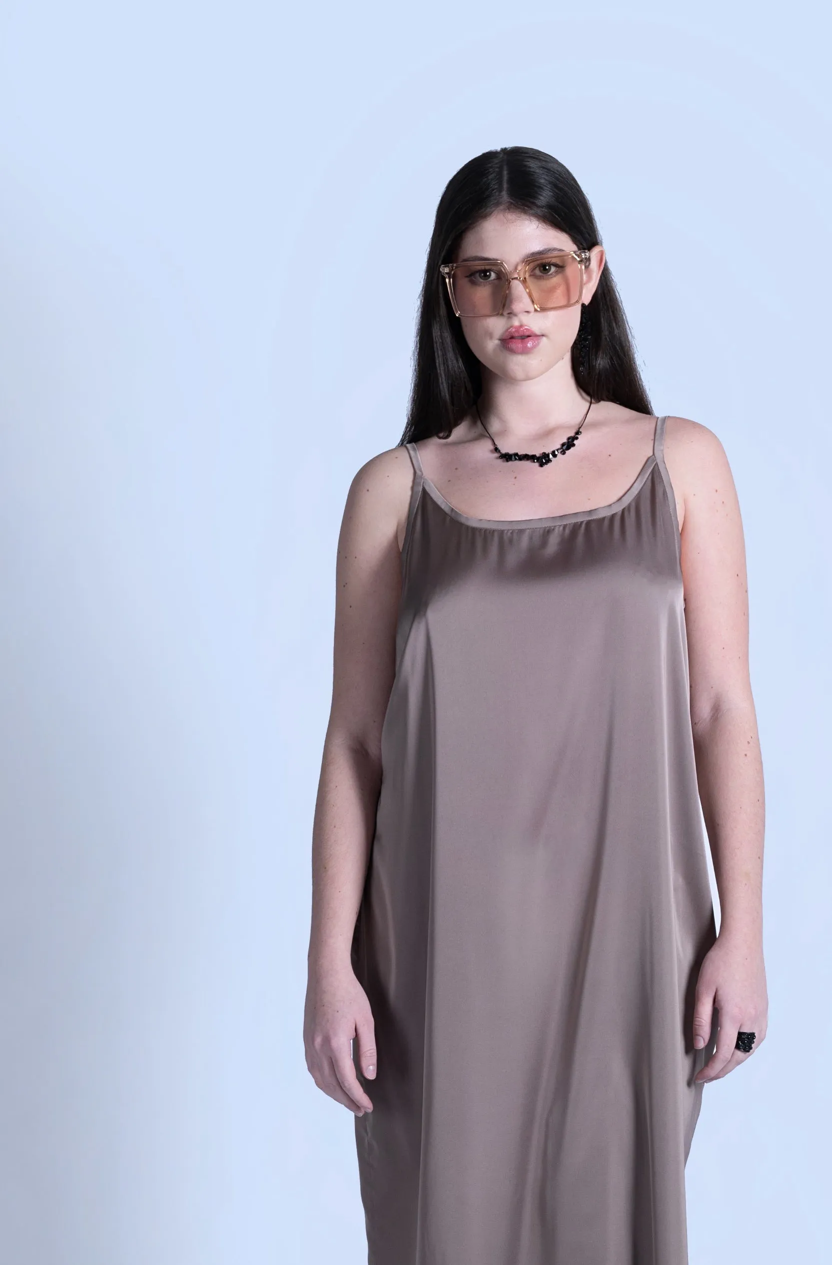 SPAGHETTI SLIP DRESS || BROWN